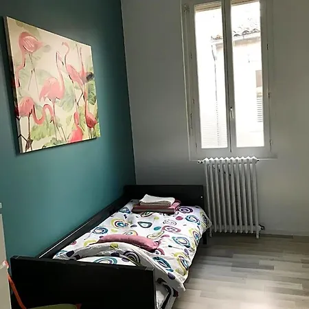 Independante Avec Sdb-terrasse Privative. Centre 3* Nîmes
