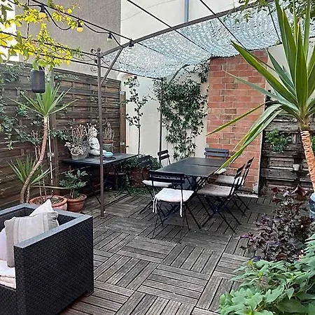 Couette-café Indépendante Avec Sdb-terrasse Privative. Centre 3*